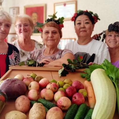 Ярмарка овощей и фруктов в клубе «Золотого возраста»