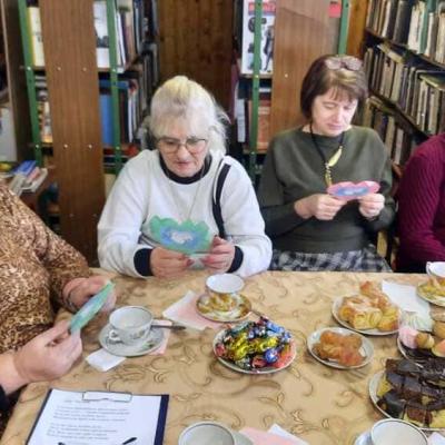 Тематический час «Свет материнской любви»
