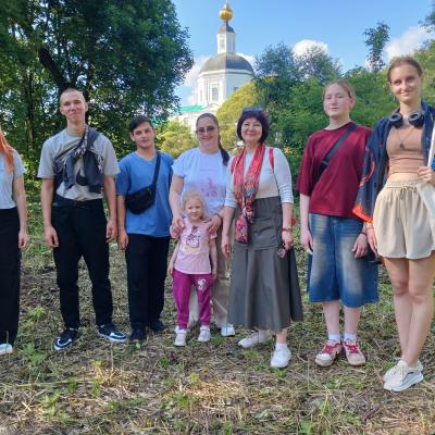 Встречи с волонтёрами для подготовки семейного исторического квеста.