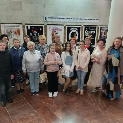 Концертно-театрализованное представление «История поколения в песне»