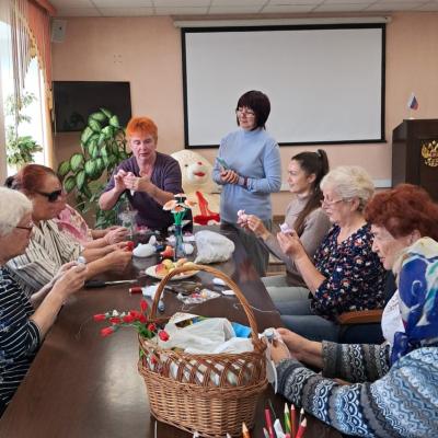 Клуб «Активное долголетие. Вязьма». Мастер-класс «Кукла-травница»
