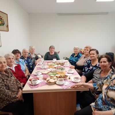 Развлекательная  программа «Танцуй и пой пока молодой!»