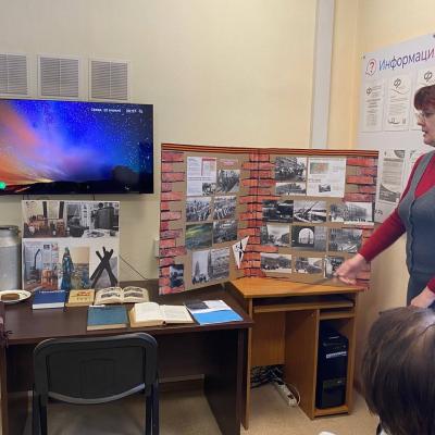 Обзор у выставки ко Дню полного освобождения Ленинграда  «Разве можно такое забыть»