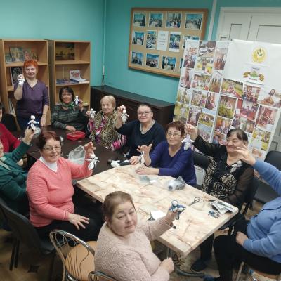 Клуб «Активное долголетие. Вязьма» Мастер-класс по народной кукле «День - ночь»