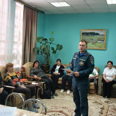 Клуб «Активное долголетие. Вязьма» Школа безопасности Встреча с пожарниками