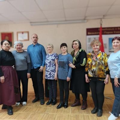 В клубе прошел творческий мастер-класс по рисованию портрета