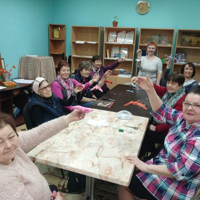 Клуб «Активное долголетие. Вязьма» Мастер-класс по народной кукле мотанке «Птица счастья»